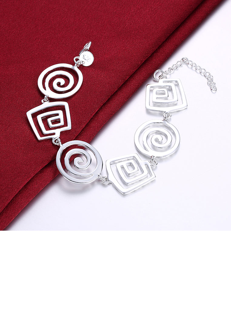 Simple Geometric Thread Bracelet