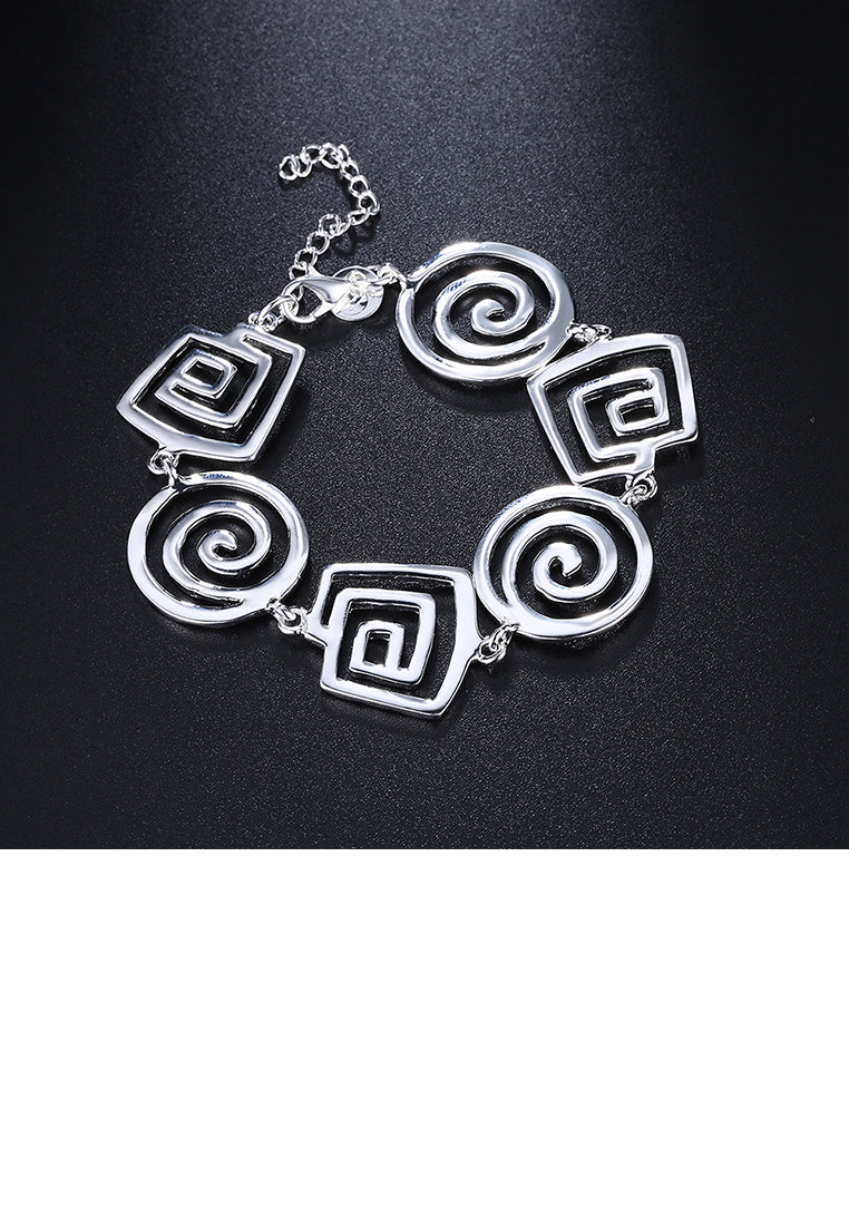 Simple Geometric Thread Bracelet