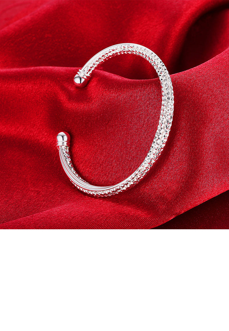 Fashion Elegant Geometric Textured Bangle