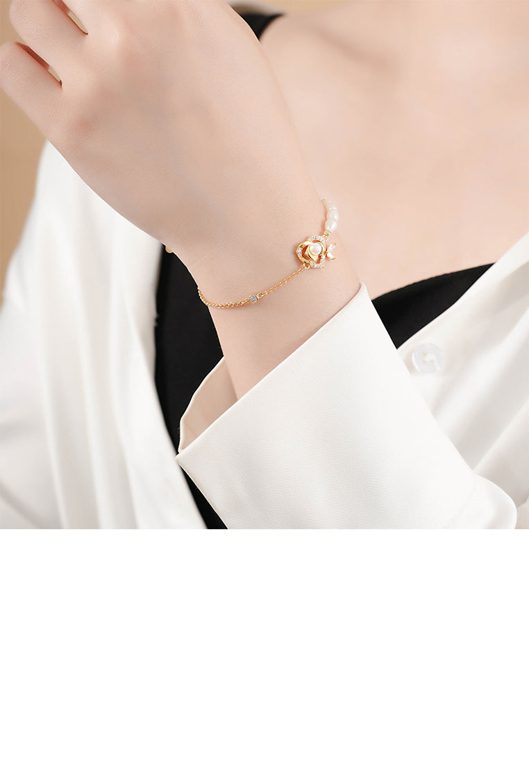 925 Sterling Silver Plated Gold Fashion Temperament Camellia Imitation Pearl Beaded Bracelet with Cubic Zirconia - Luxurious Look