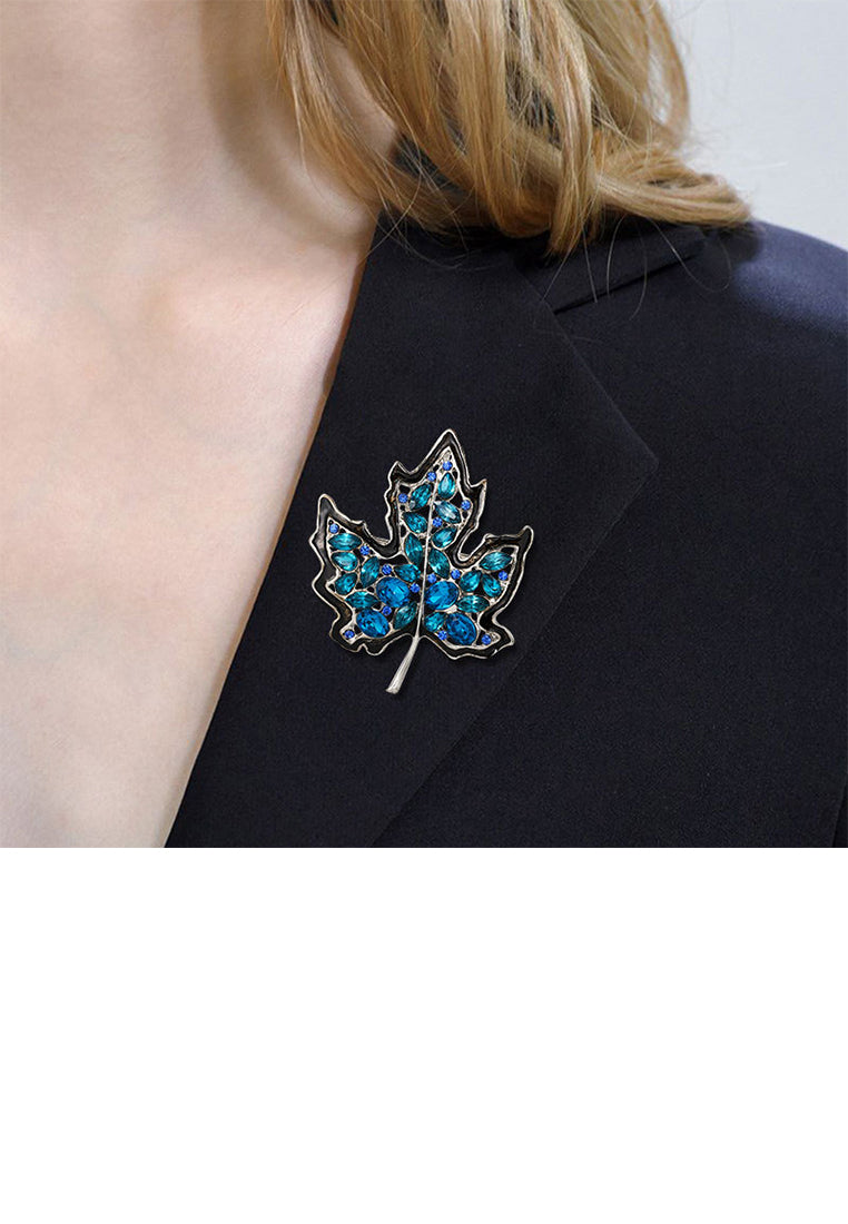Fashion and Elegant Hollow Maple Leaf Brooch with Blue Cubic Zirconia - Luxurious Look