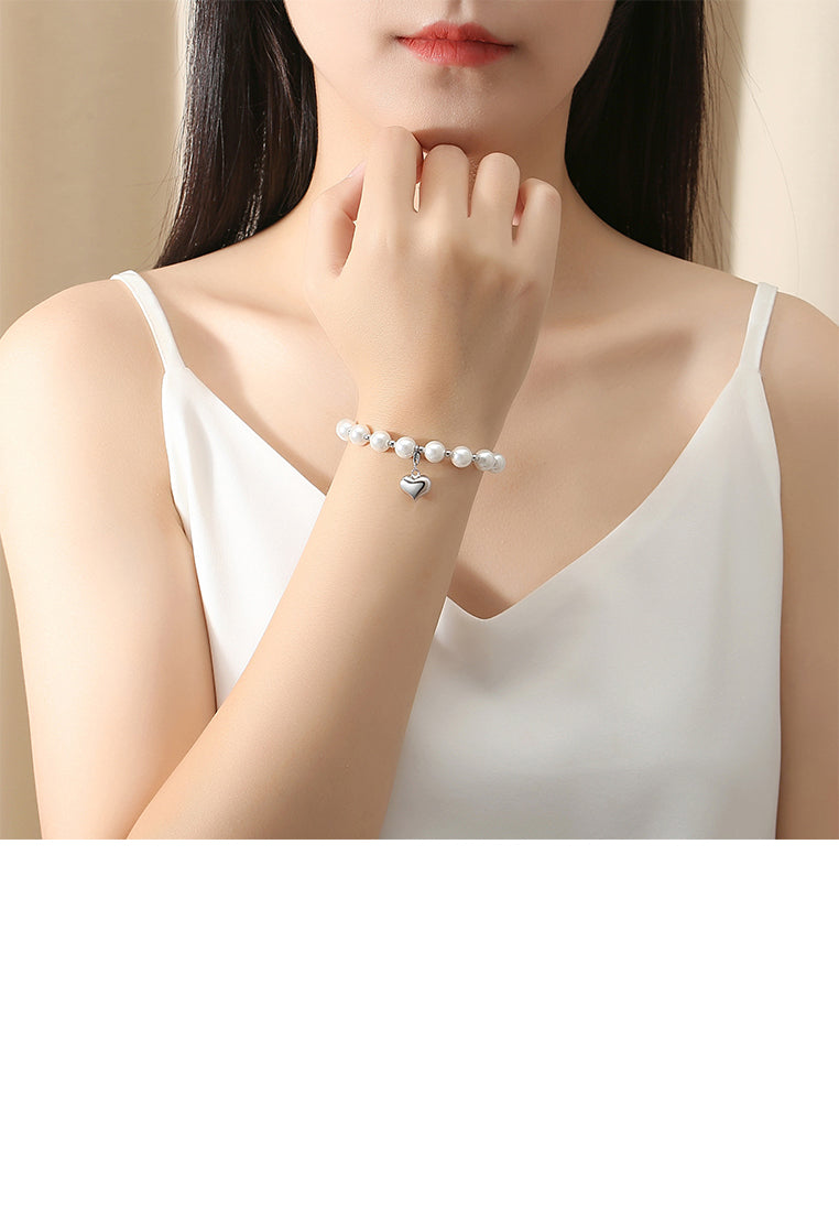 925 Sterling Silver Fashion and Elegant Heart-shaped Imitation Pearl Beaded Bracelet - Luxurious Look