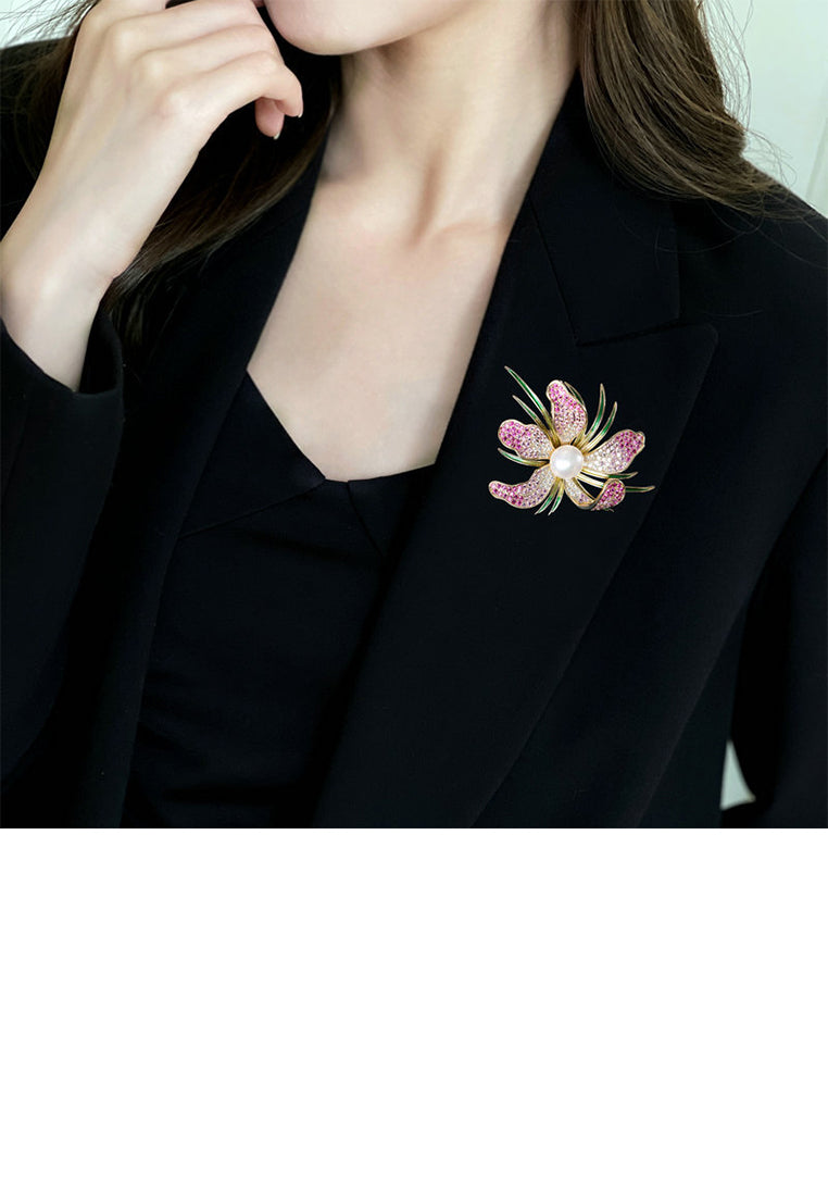 Fashion Temperament Plated Gold Flower Imitation Pearl Brooch with Cubic Zirconia - Luxurious Look