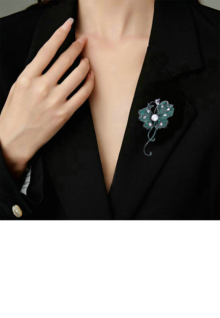 Fashion and Elegant Plated Black Butterfly Imitation Pearl Brooch with Green Cubic Zirconia - Luxurious Look