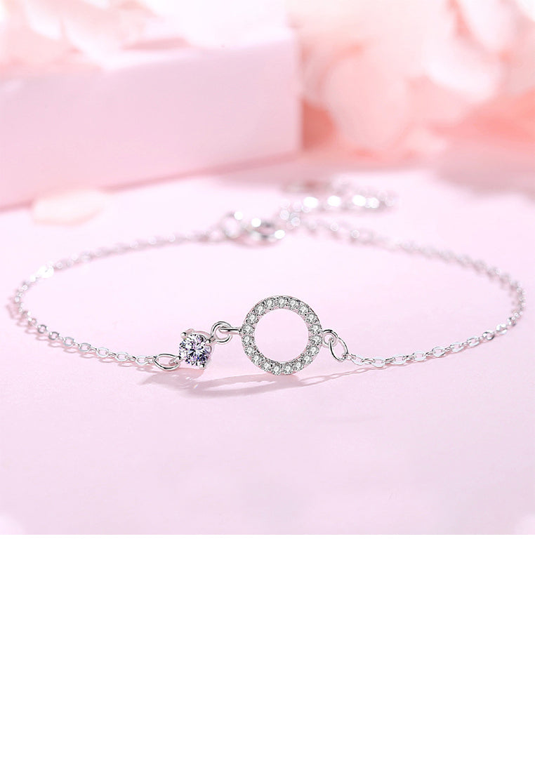 925 Sterling Silver Simple Fashion Geometric Circle Bracelet with Cubic Zirconia - Luxurious Look