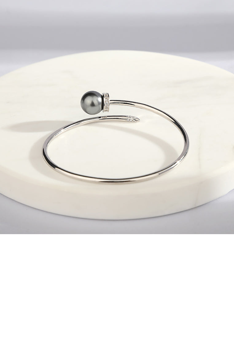 925 Sterling Silver Fashion Temperament Geometric Round Black Freshwater Pearl Open Bangle with Cubic Zirconia - Luxurious Look