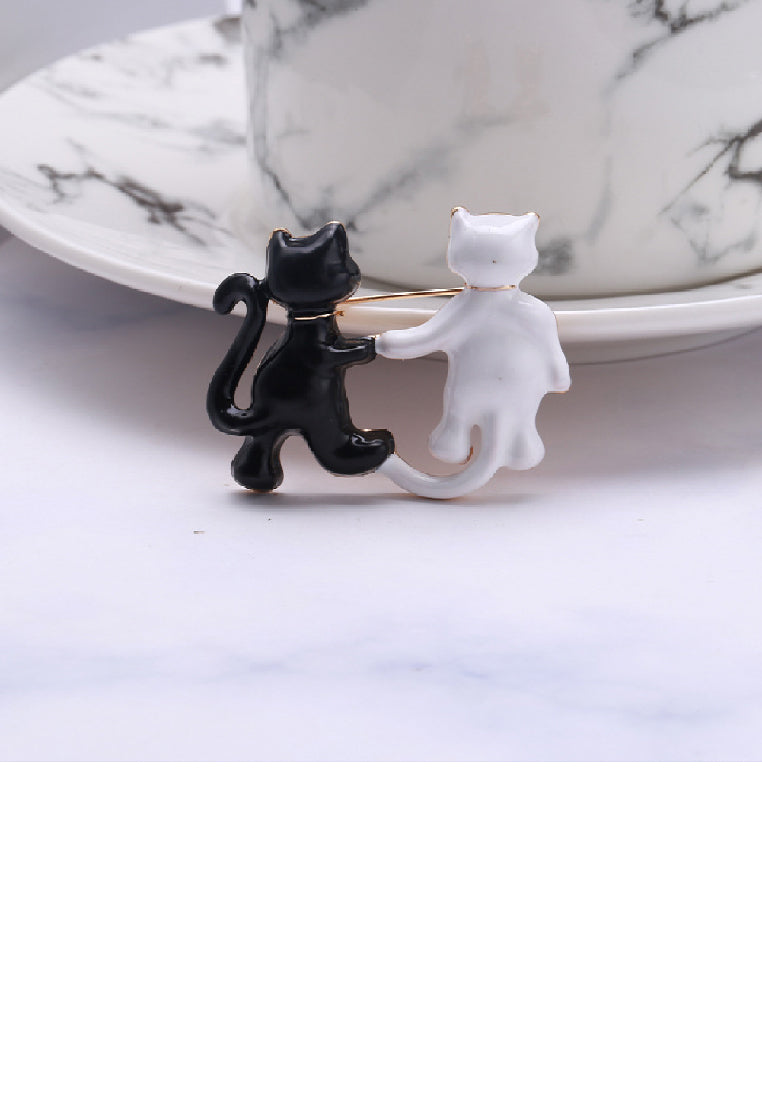 Simple Lovely Plated Gold Enamel Black and White Cat Brooch
