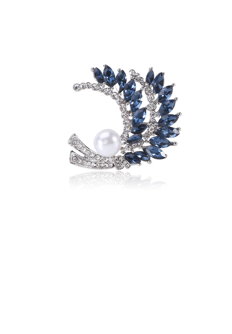 Elegant and Bright Wheat Imitation Pearl Brooch with Blue Cubic Zirconia - Luxurious Look