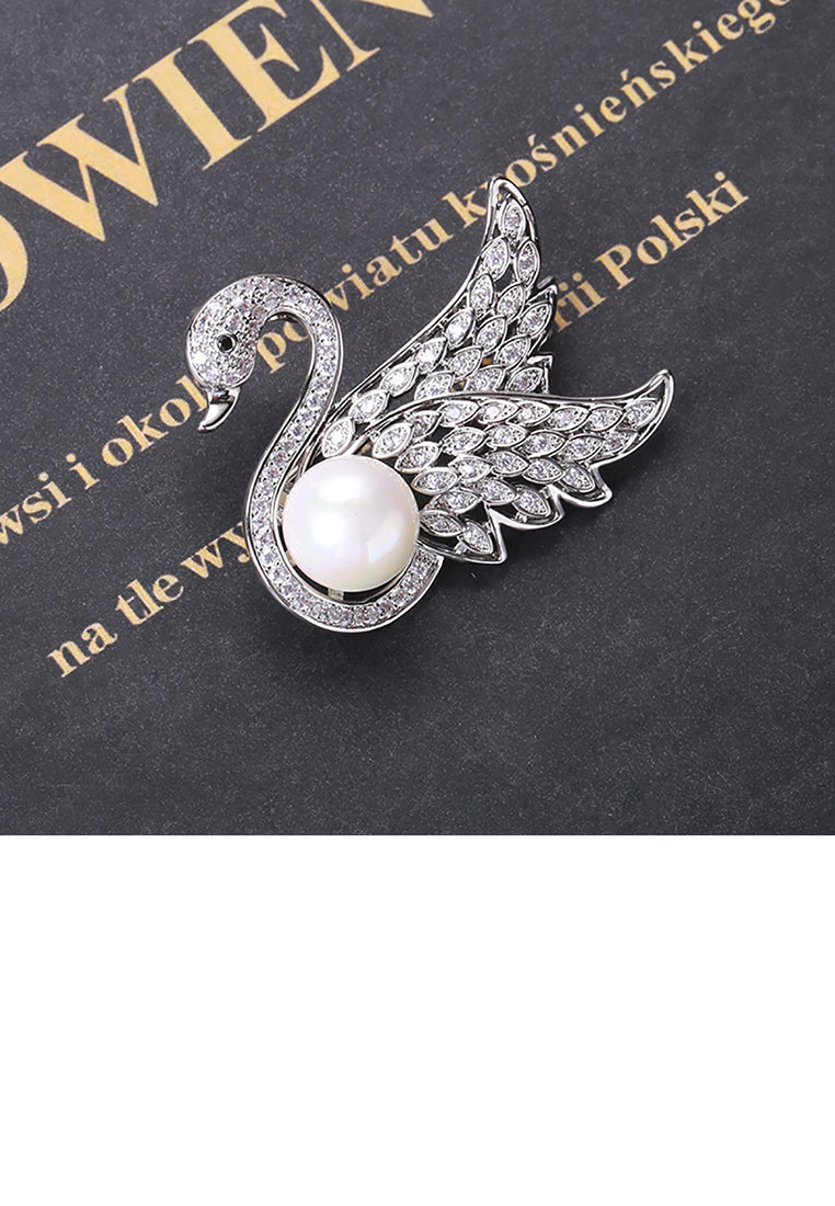 Fashion and Elegant Swan Imitation Pearl Brooch with Cubic Zirconia - Luxurious Look