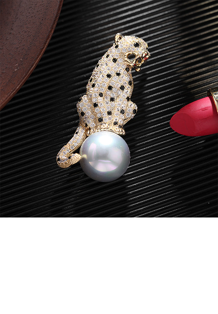 Fashion Personalized Plated Gold Cheetah Imitation Pearl Brooch with Cubic Zirconia - Luxurious Look