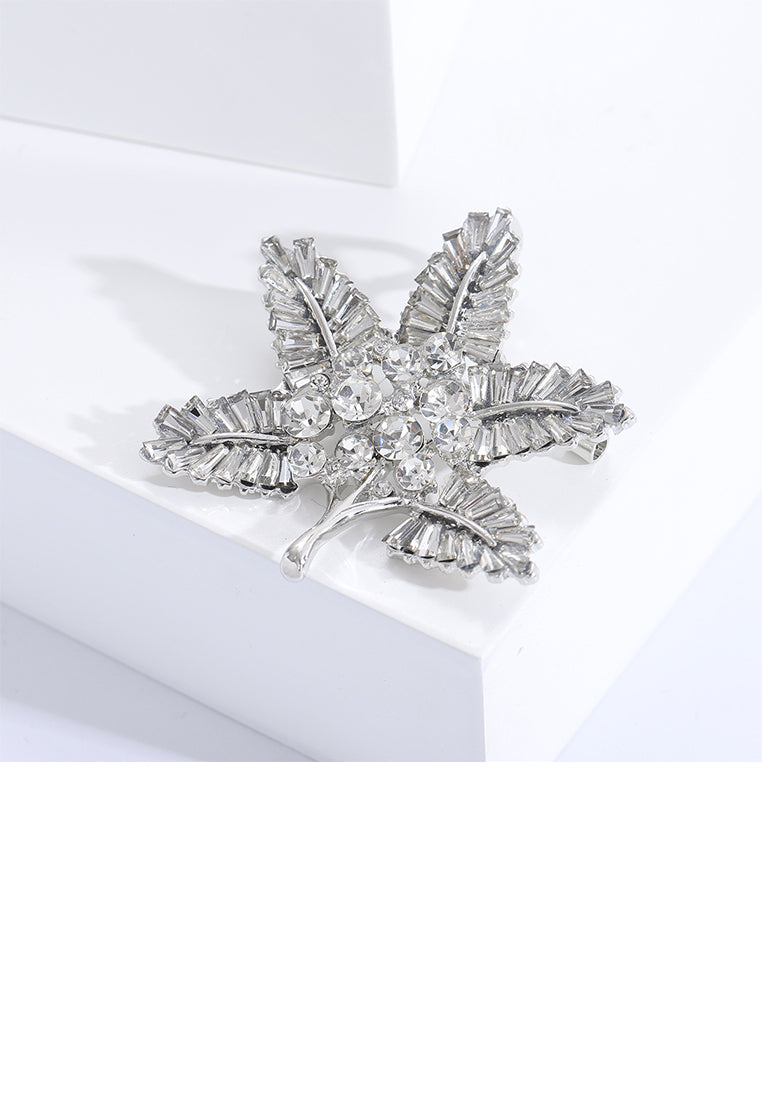 Fashion Brilliant Maple Leaf Brooch with Cubic Zirconia - Luxurious Look