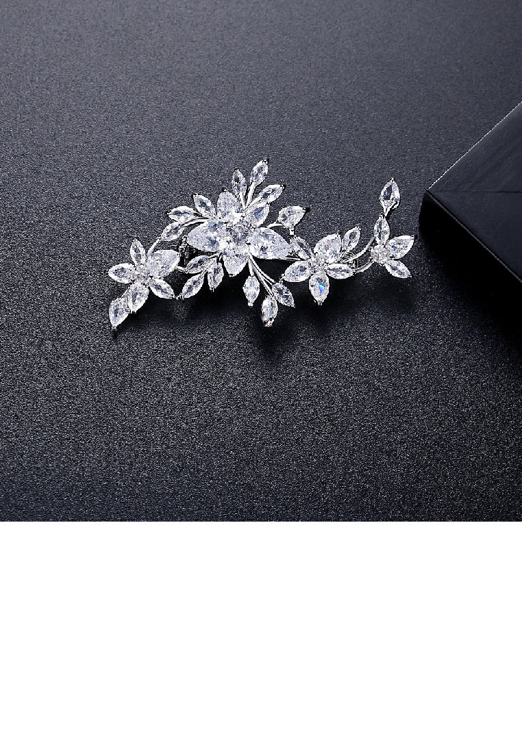Fashion Temperament Flower Brooch with Cubic Zirconia - Luxurious Look