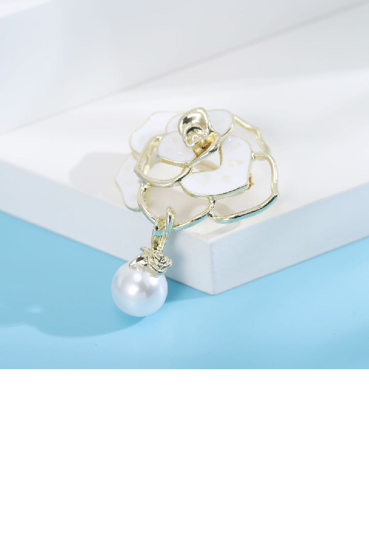 Fashion Temperament Plated Gold Hollow Camellia Imitation Pearl Brooch - Luxurious Look