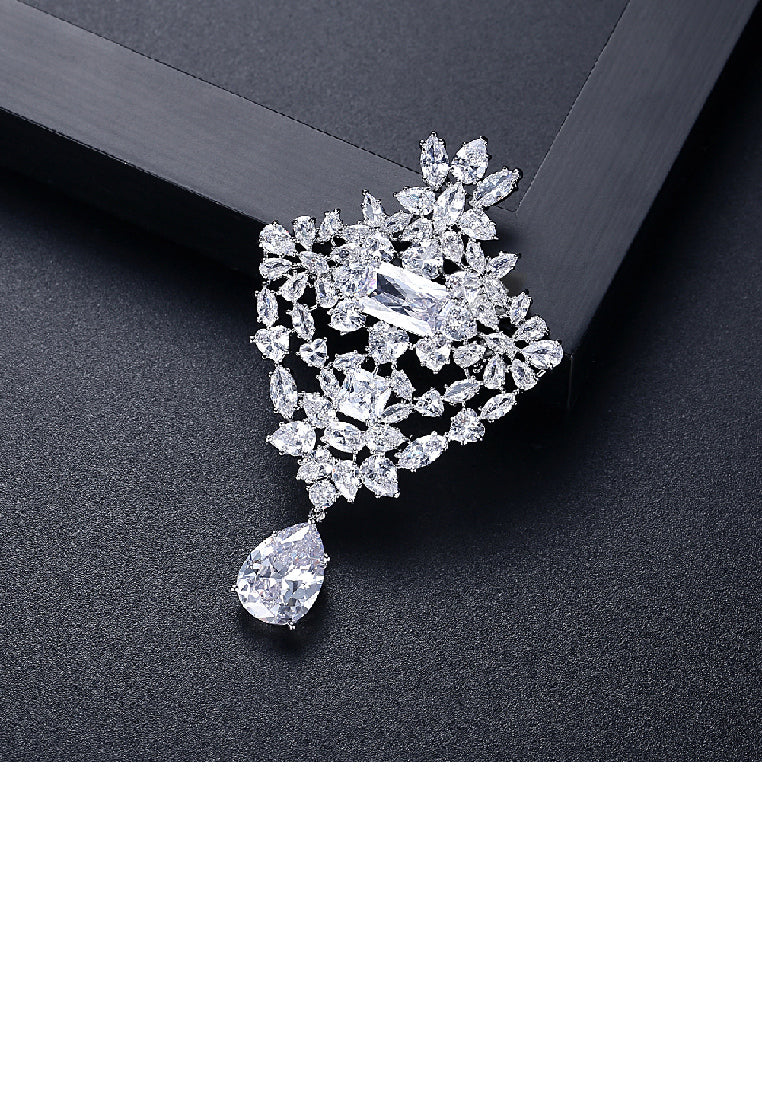Fashion Temperament Geometric Floral Brooch with Cubic Zirconia - Luxurious Look