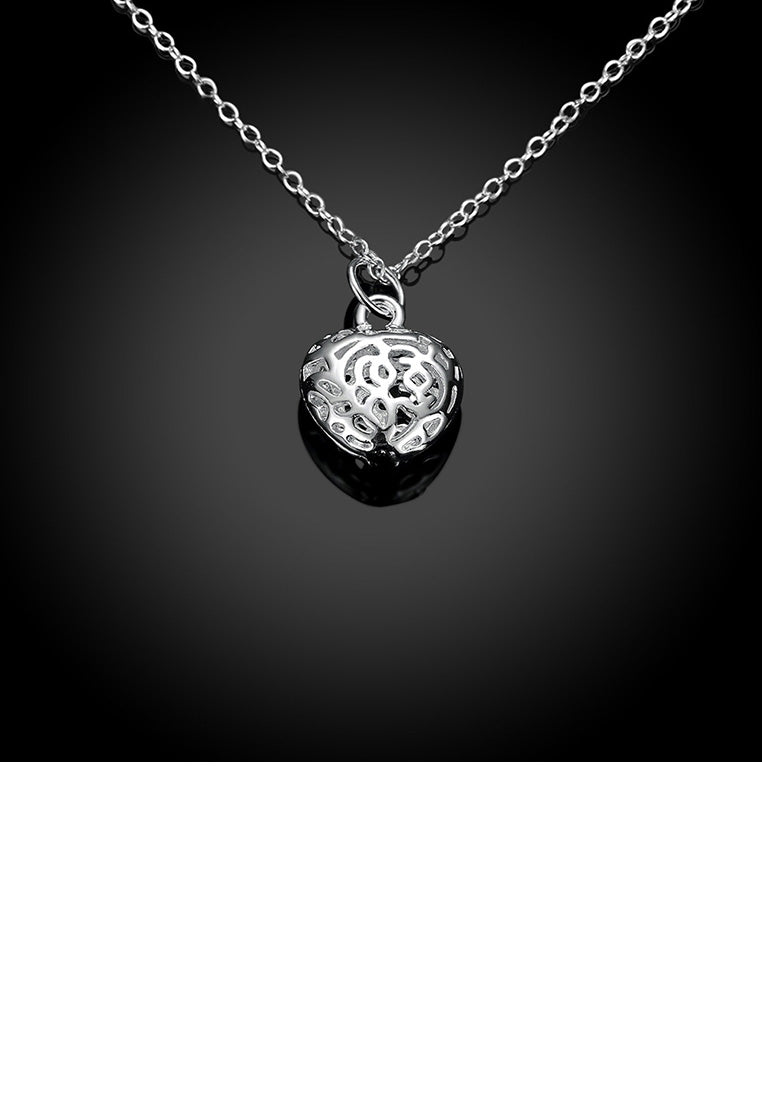Simple Romantic Hollow Heart Pendant with Necklace