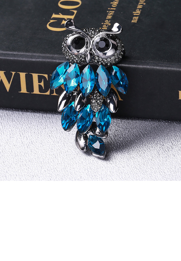 Brilliant Cute Owl Brooch with Blue Cubic Zirconia - Luxurious Look