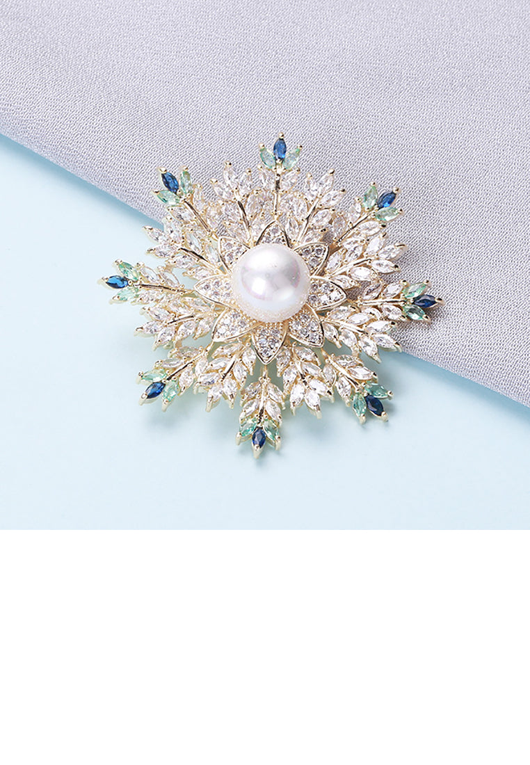 Fashion Bright Plated Gold Snowflake Imitation Pearl Brooch with Green Cubic Zirconia - Luxurious Look