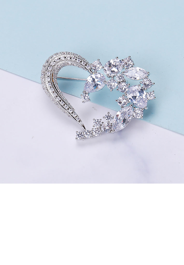 Fashion and Simple Heart-shaped Brooch with Cubic Zirconia - Luxurious Look