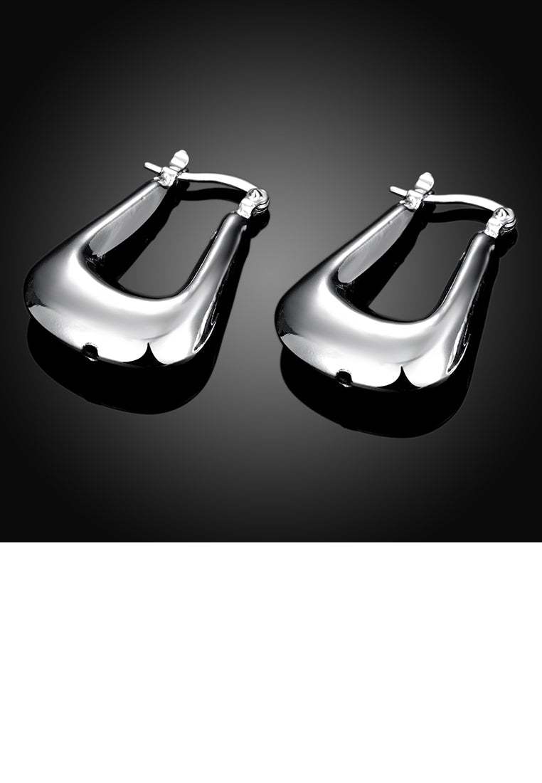 Simple and Elegant Geometric Hollow Square Earrings