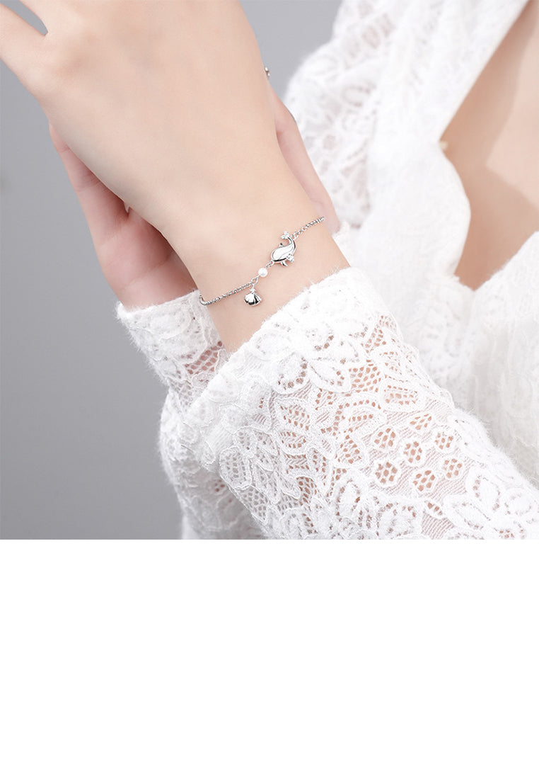 925 Sterling Silver Simple and Cute Whale Imitation Pearl Shell Bracelet - Luxurious Look