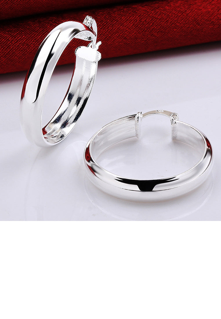 Simple and Fashion Geometric Circle Earrings