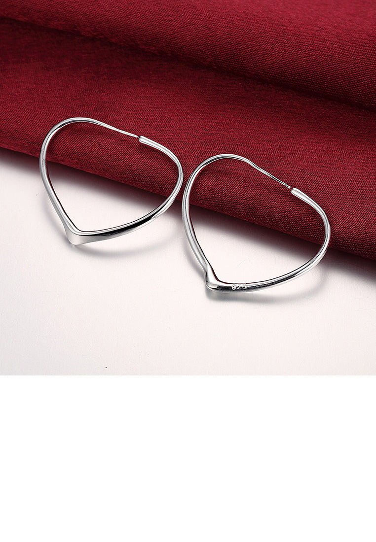 Simple Fashion Hollow Heart Earrings