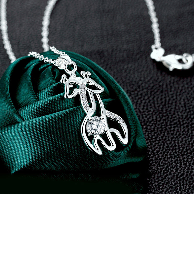 Simple Giraffe Pendant with Austrian Element Crystal and Necklace