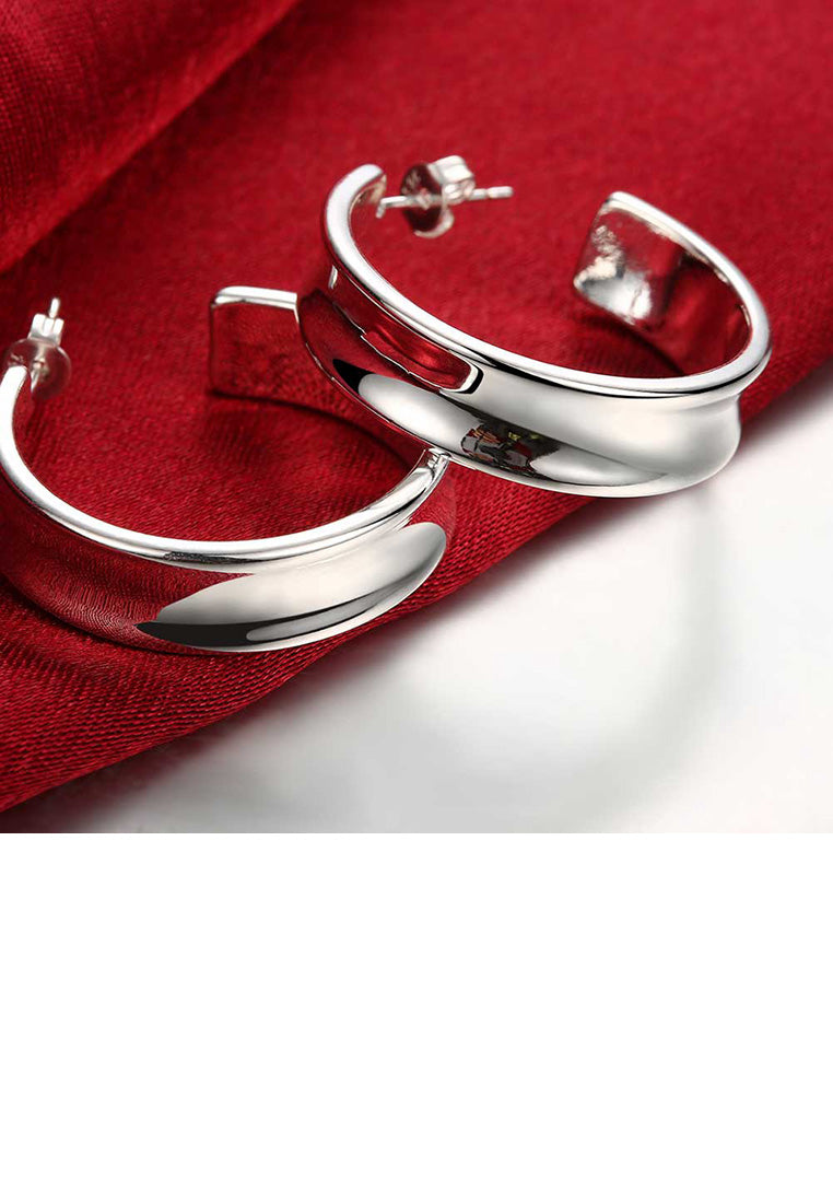 Fashion Simple Geometric Circle Stud Earrings