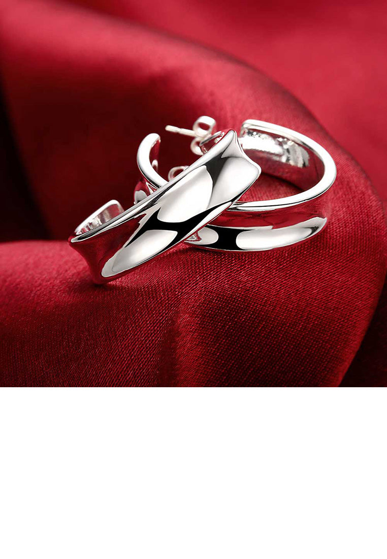 Fashion Simple Geometric Circle Stud Earrings