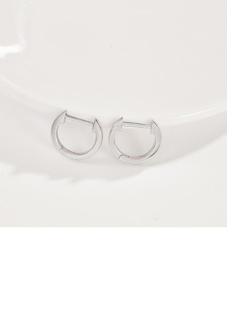 Simple and Fashion Geometric Circle Stud Earrings