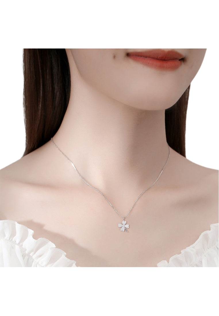 Simple Four-leafed Clover Pendant with Austrian Element Crystal and Necklace