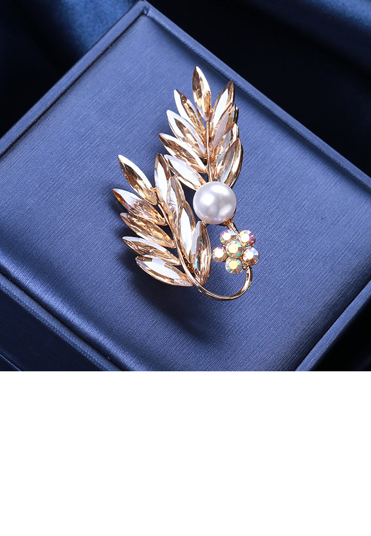 Fashion Temperament Plated Gold Floral Imitation Pearl Brooch with Champagne Cubic Zirconia - Luxurious Look