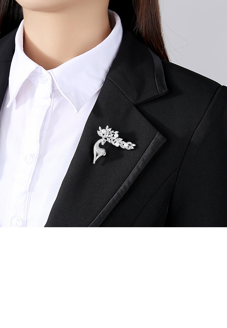 925 Sterling Silver Bright and Fashion Merlot White Freshwater Pearl Brooch with Cubic Zirconia - Luxurious Look