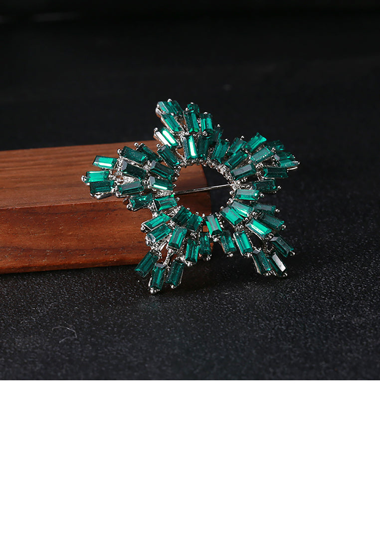 Fashion Bright Hollow Star Brooch with Green Cubic Zirconia - Luxurious Look