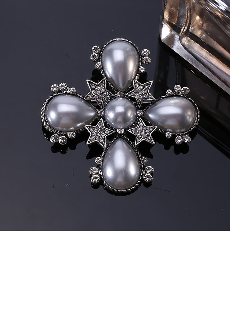 Fashion Vintage Geometric Star Imitation Pearl Brooch with Cubic Zirconia - Luxurious Look