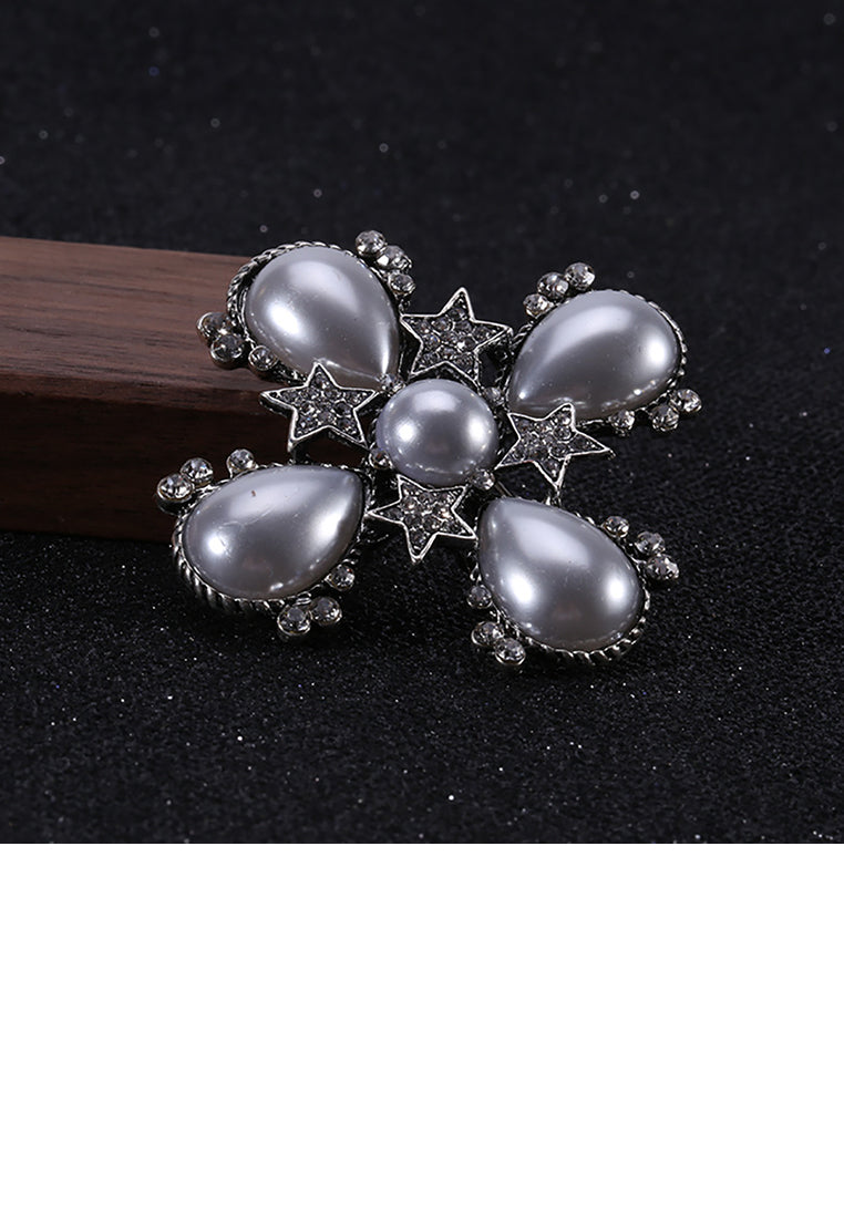 Fashion Vintage Geometric Star Imitation Pearl Brooch with Cubic Zirconia - Luxurious Look