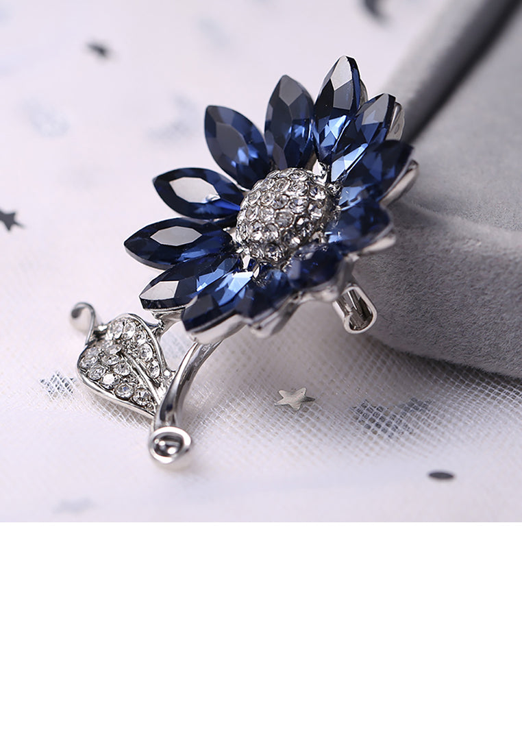 Fashion and Elegant Flower Brooch with Blue Cubic Zirconia - Luxurious Look