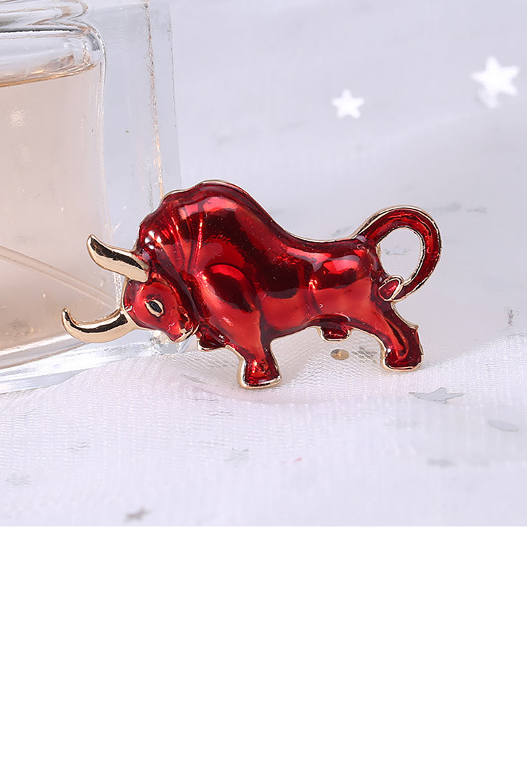 Fashion Domineering Red Bull Brooch - Vibrant Color