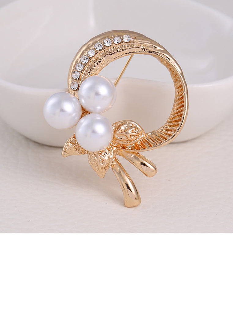 Elegant and Simple Plated Gold Floral Imitation Pearl Brooch with Cubic Zirconia - Luxurious Look
