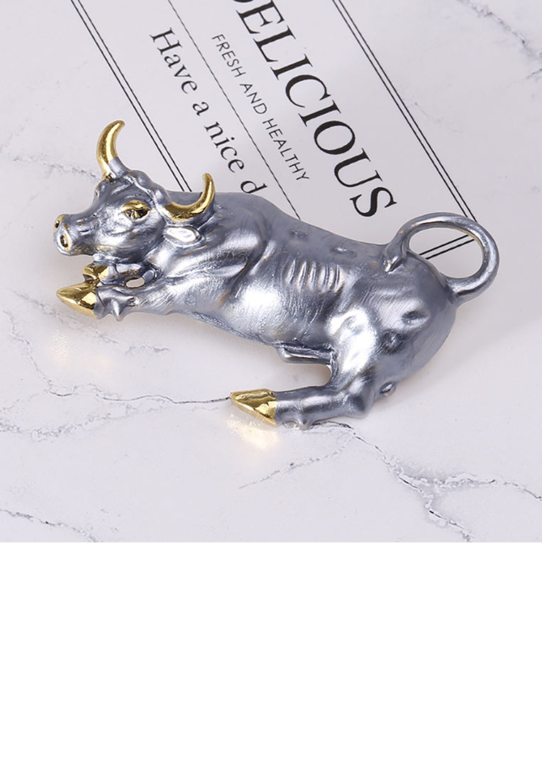 Fashion Personality Gray Bull Brooch