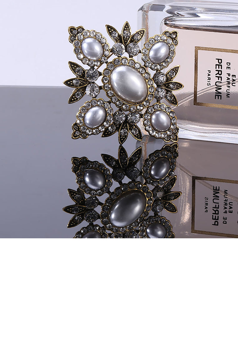 Elegant Vintage Plated Gold Geometric Diamond Pattern Imitation Pearl Brooch with Cubic Zirconia - Luxurious Look