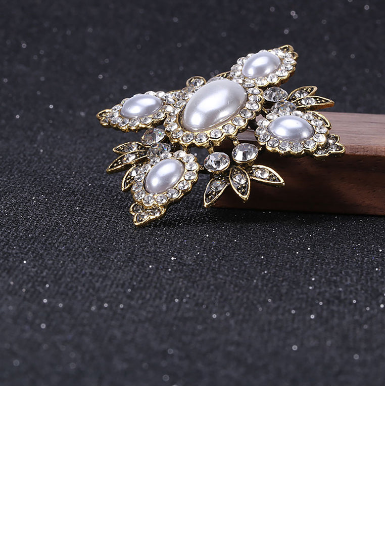 Elegant Vintage Plated Gold Geometric Diamond Pattern Imitation Pearl Brooch with Cubic Zirconia - Luxurious Look