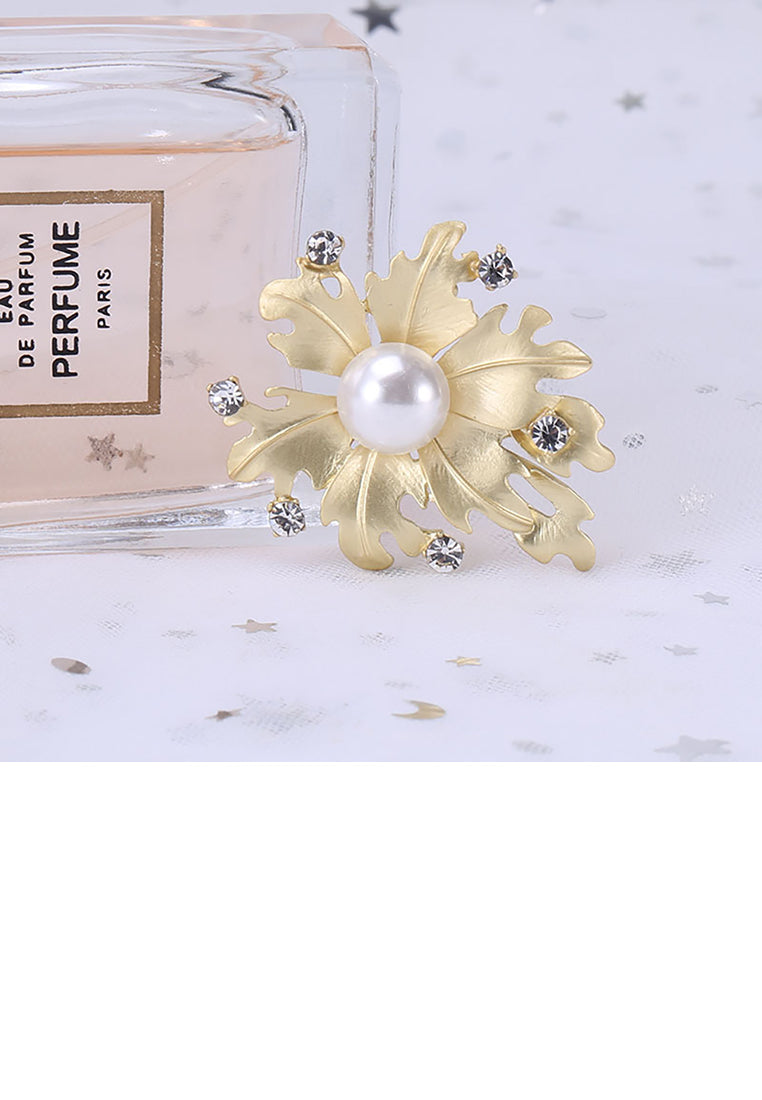 Fashion and Simple Plated Gold Leaf Imitation Pearl Brooch with Cubic Zirconia - Luxurious Look