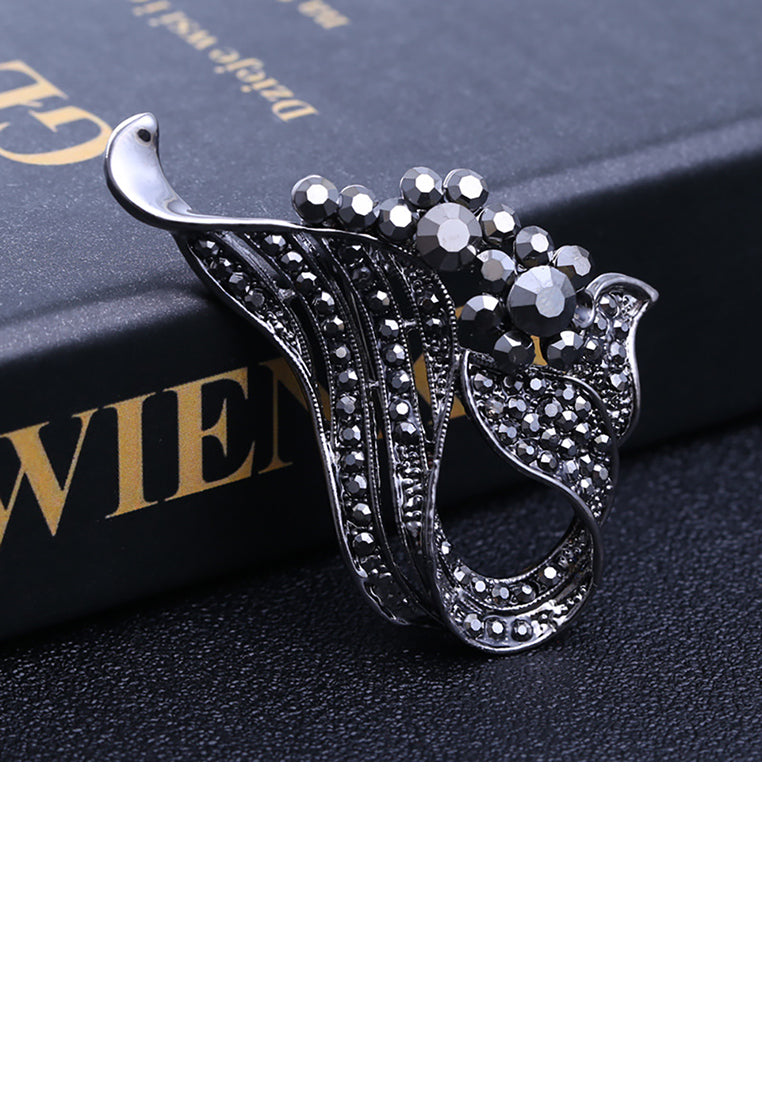 Fashion Bright Geometric Black Cubic Zirconia Brooch - Luxurious Look