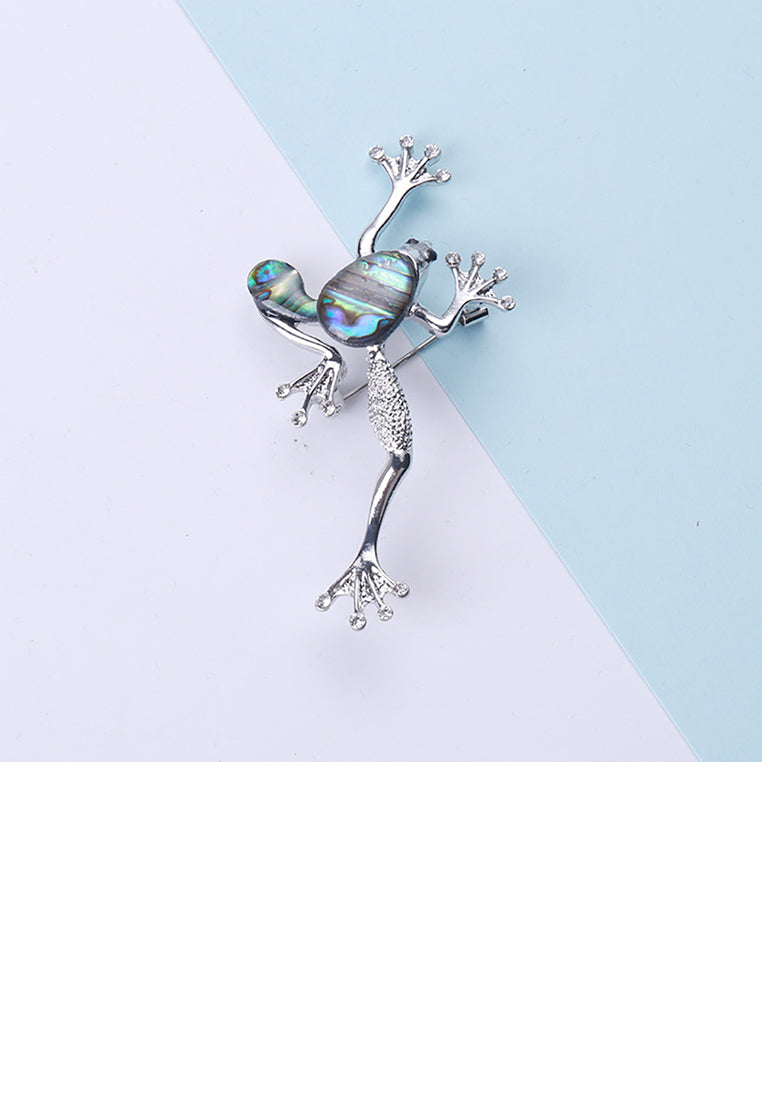 Simple and Cute Frog Color Shell Brooch