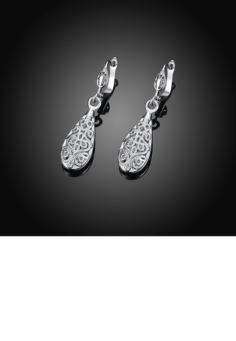 Elegant Retro Fashion Water Drop Earrings