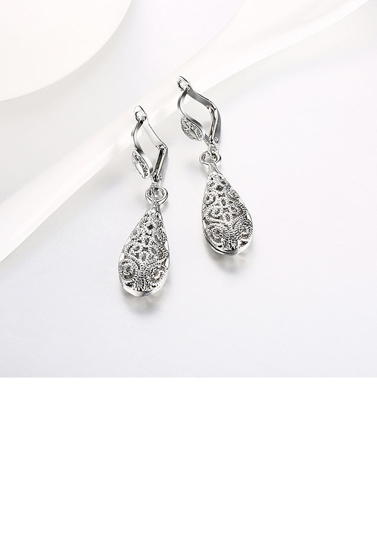 Elegant Retro Fashion Water Drop Earrings