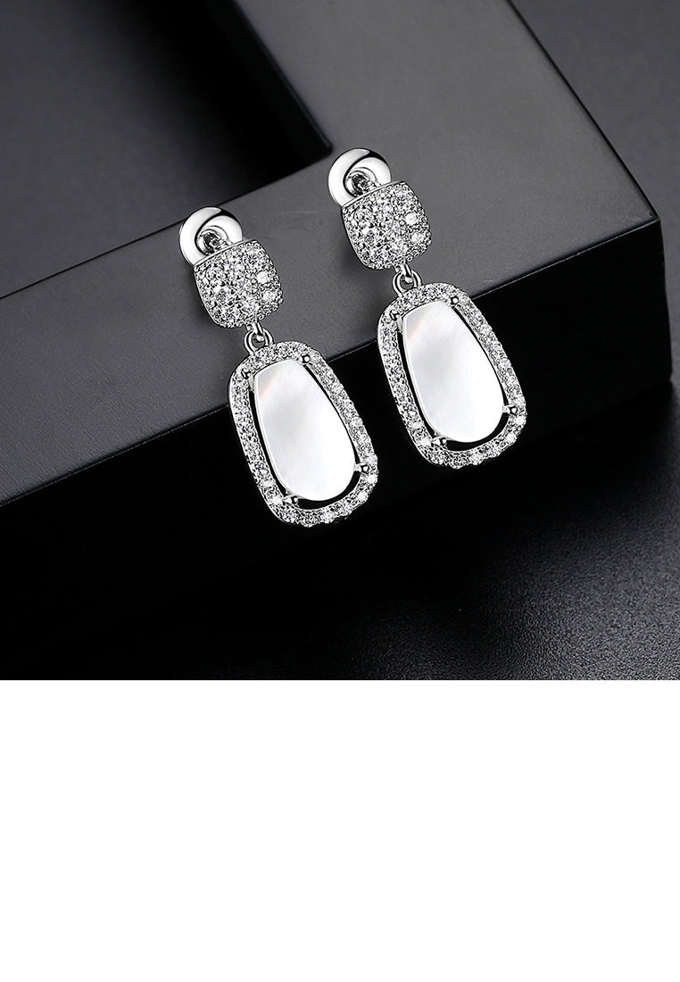 Fashion and Elegant Geometric Earrings with Cubic Zirconia - Luxurious Look