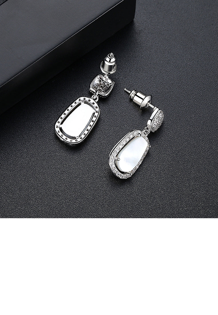 Fashion and Elegant Geometric Earrings with Cubic Zirconia - Luxurious Look