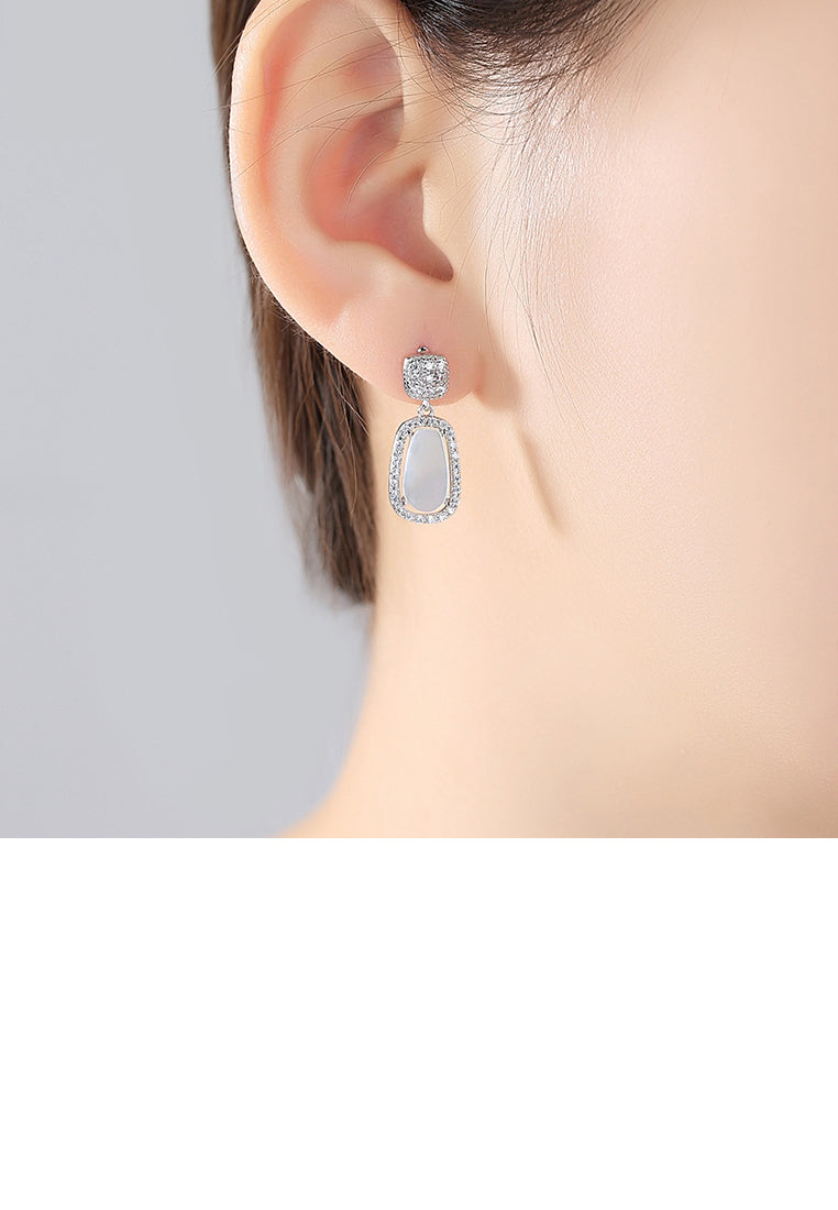 Fashion and Elegant Geometric Earrings with Cubic Zirconia - Luxurious Look